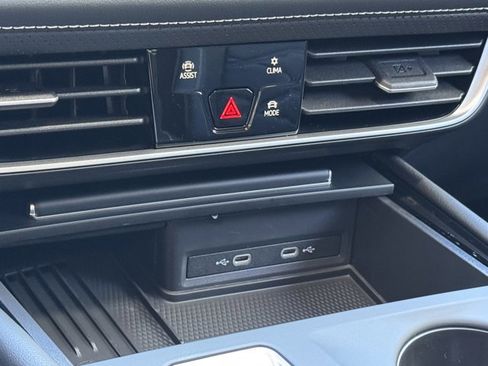 New 2026 Volkswagen Atlas SE image 13