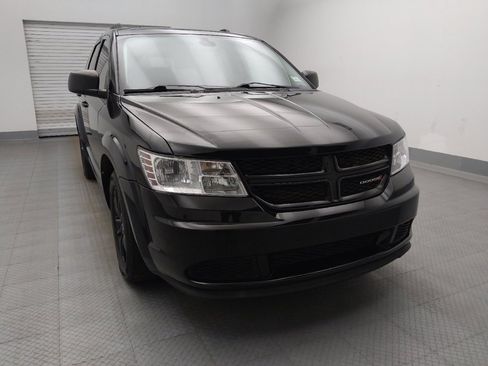 Used 2020 Dodge Journey SE w/ Blacktop Package FWD image 14