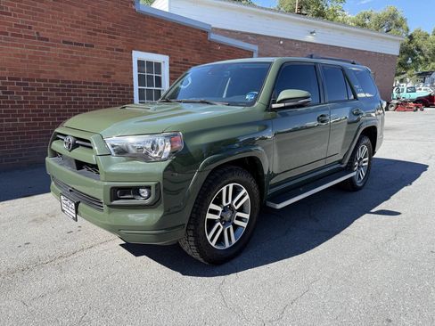 Used 2022 Toyota 4Runner TRD Sport w/ Technology Package AWD/4WD image 3