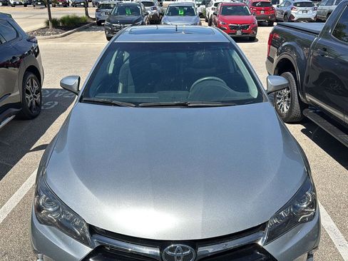 Used 2017 Toyota Camry XSE w/ Moonroof Package FWD image 2