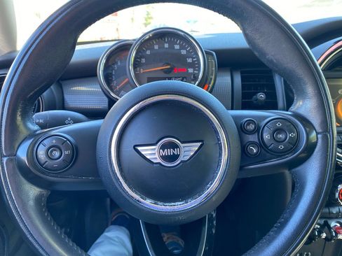 Used 2018 MINI Cooper 2-Door Hardtop FWD image 17