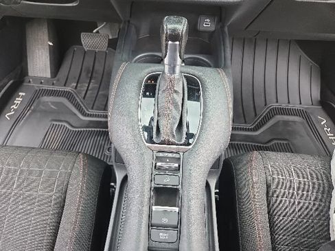 Used 2025 Honda HR-V Sport image 27