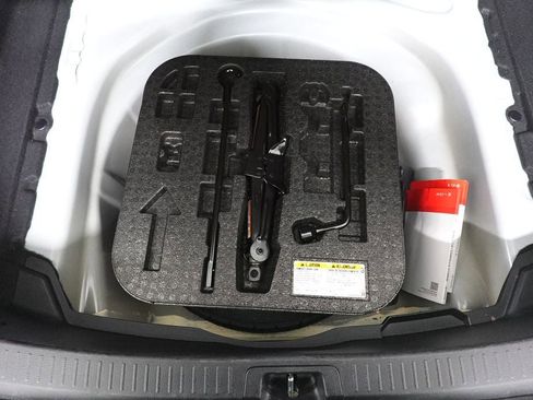 Used 2025 Toyota Corolla LE FWD image 25