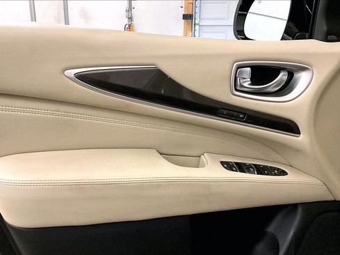 Used 2019 INFINITI QX60 Luxe w/ Essential Package image 22