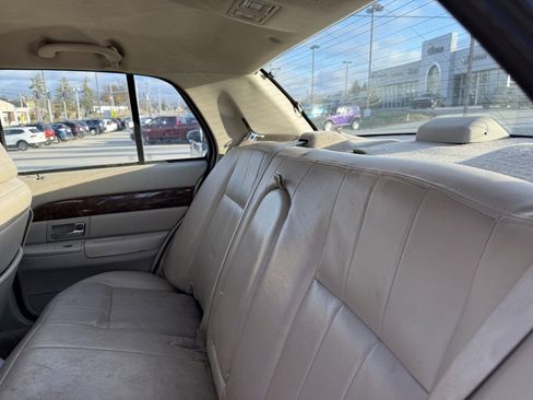 Used 2010 Mercury Grand Marquis LS image 22