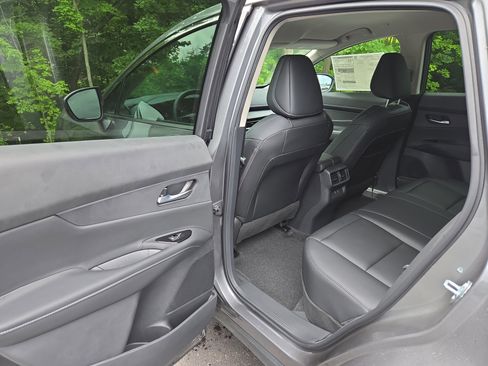 New 2025 Nissan Murano SV image 15