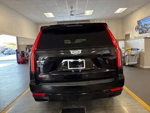 Used 2023 Cadillac Escalade ESV Sport w/ LPO, ONYX Package AWD/4WD image 9