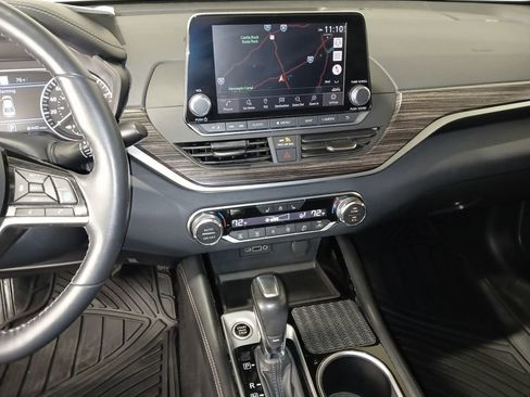 Used 2020 Nissan Altima 2.0 Platinum FWD image 17