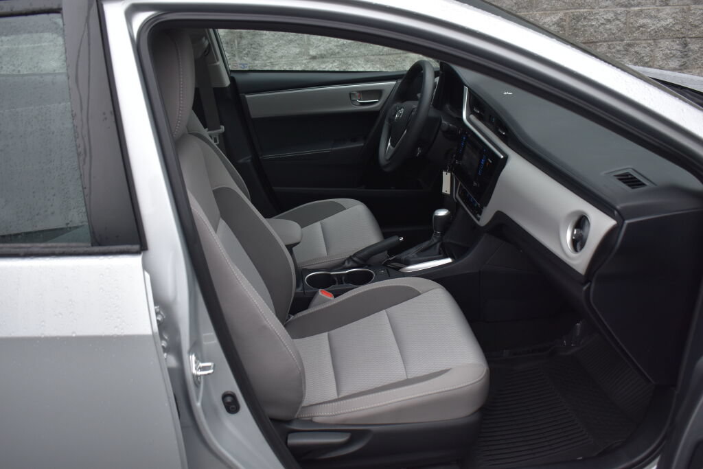 Used 2017 Toyota Corolla LE FWD image 25