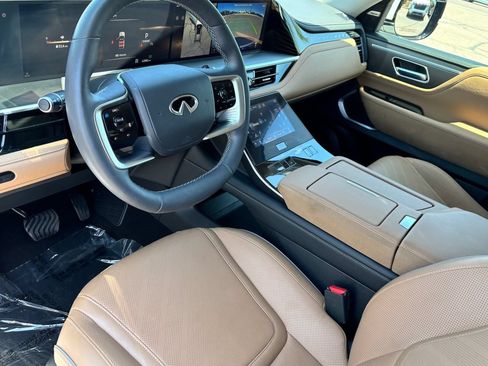 Certified 2025 INFINITI QX80 Luxe AWD/4WD image 16