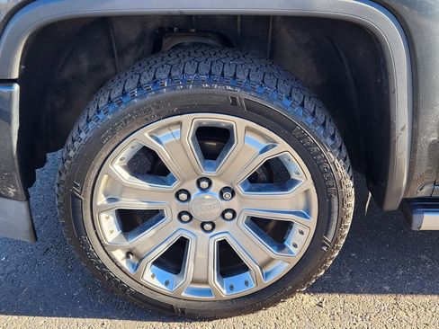 Used 2018 GMC Sierra 1500 Denali w/ Denali Ultimate Package image 22