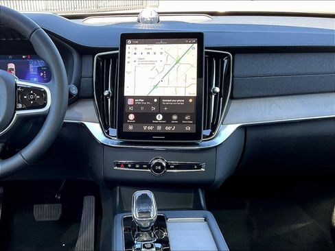 New 2026 Volvo XC90 T8 Ultra w/ Lounge Package image 9