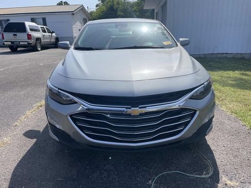Used 2024 Chevrolet Malibu LT FWD image 2