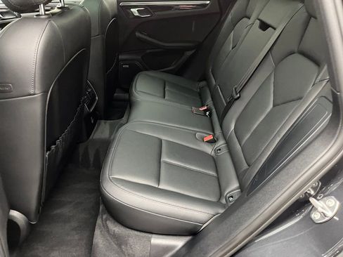Used 2021 Porsche Macan image 35