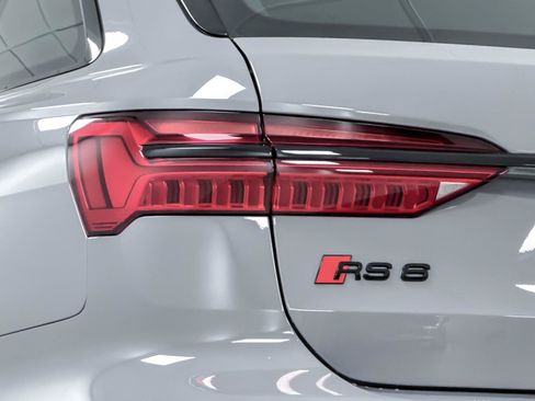 Certified 2024 Audi RS 6 performance AWD/4WD image 27