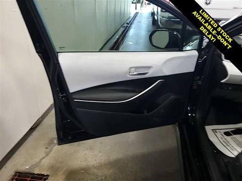 Used 2025 Toyota Corolla FX w/ Convenience Package FWD image 5
