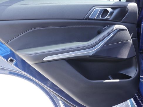 Used 2022 BMW X5 sDrive40i w/ M Sport Package image 12