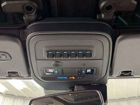 Used 2024 Ford Bronco Wildtrak AWD/4WD image 33