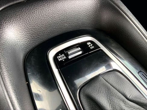 Used 2025 Toyota Corolla SE FWD image 38