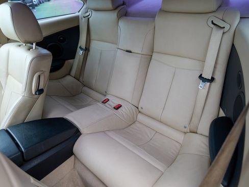 Used 2007 BMW 650i Coupe image 23