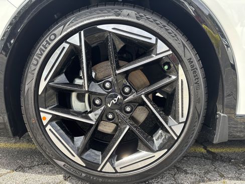 New 2025 Kia K4 GT-Line image 9