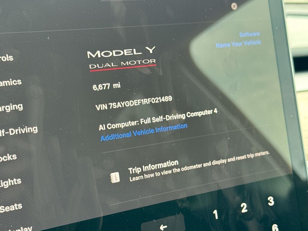Used 2024 Tesla Model Y Performance AWD/4WD image 3