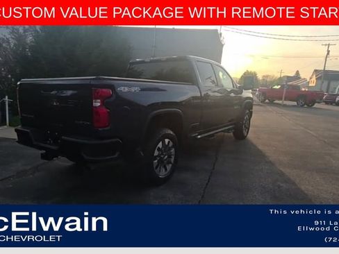 Used 2022 Chevrolet Silverado 2500 Custom w/ Custom Value Package AWD/4WD image 9