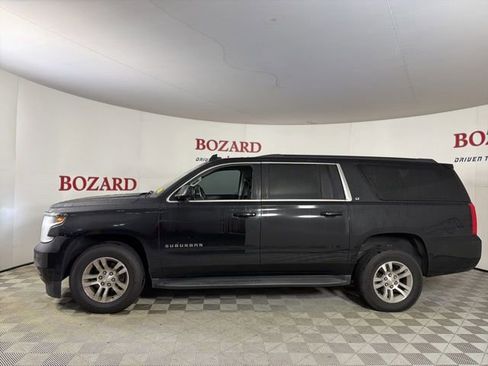 Used 2017 Chevrolet Suburban LT image 5