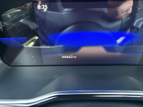 Certified 2023 Volkswagen Jetta SE w/ Panoramic Sunroof Package FWD image 2