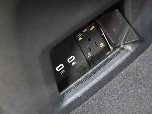 Used 2024 Volkswagen Atlas SE image 33