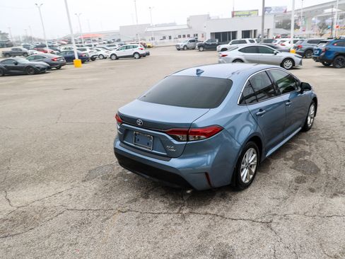 Used 2025 Toyota Corolla XLE image 7