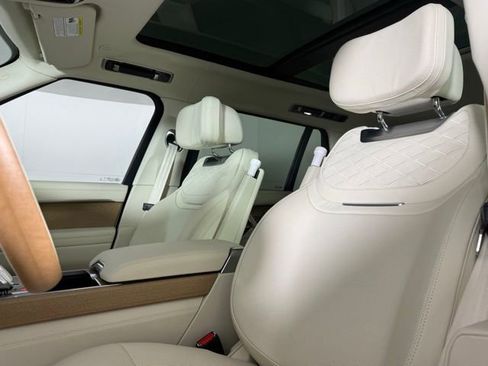 New 2026 Land Rover Range Rover SV AWD/4WD image 5