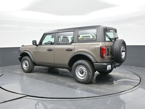 New 2025 Ford Bronco 4-Door image 4