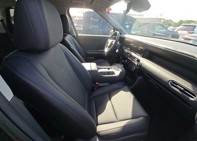 Certified 2026 Hyundai Palisade Limited AWD/4WD image 9