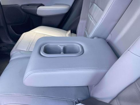Used 2018 Honda CR-V Touring image 8