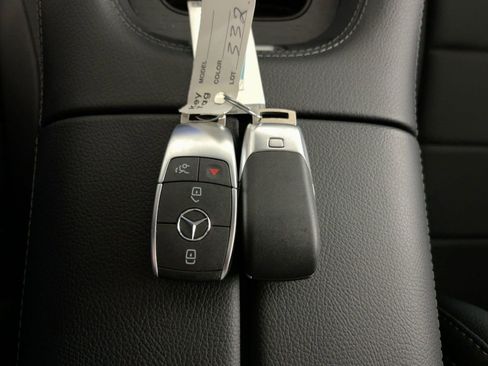 Certified 2025 Mercedes-Benz GLE 350 4MATIC image 33