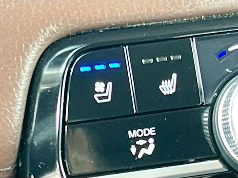 Used 2025 Honda Pilot Elite image 21