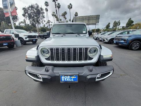 Used 2024 Jeep Wrangler Unlimited Sahara image 3
