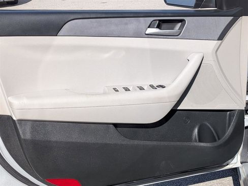 Used 2019 Hyundai Sonata SE image 12