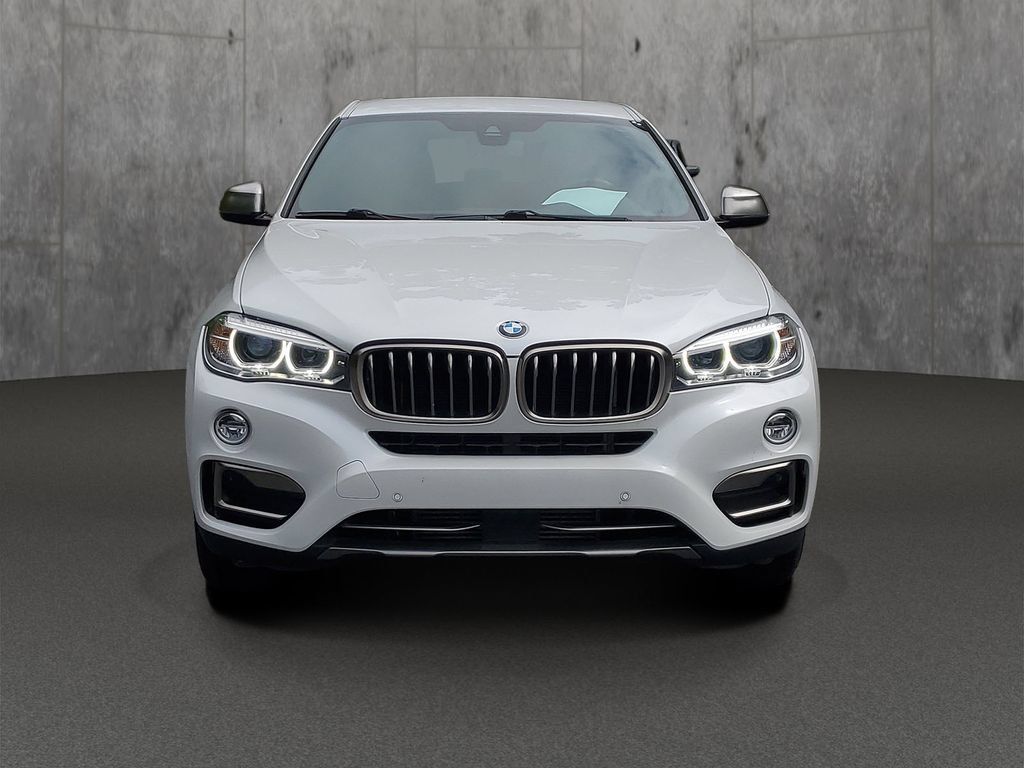 Used 2018 BMW X6 sDrive35i RWD image 2