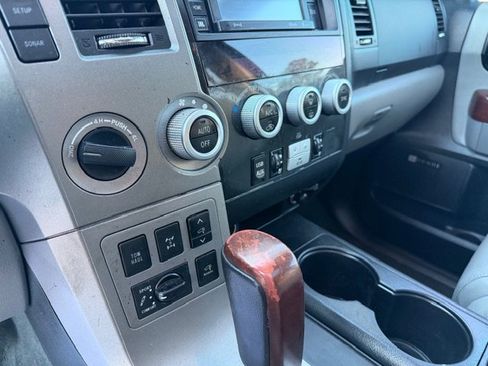 Used 2017 Toyota Sequoia Platinum image 7