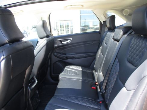 Used 2024 Ford Edge Titanium AWD/4WD image 18