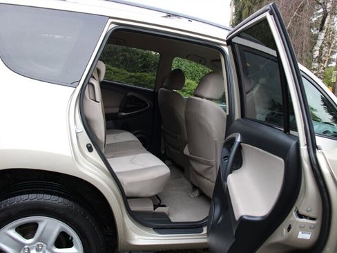 Used 2007 Toyota RAV4 4WD image 6