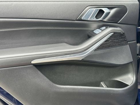 Used 2022 BMW X7 xDrive40i w/ M Sport Package image 14