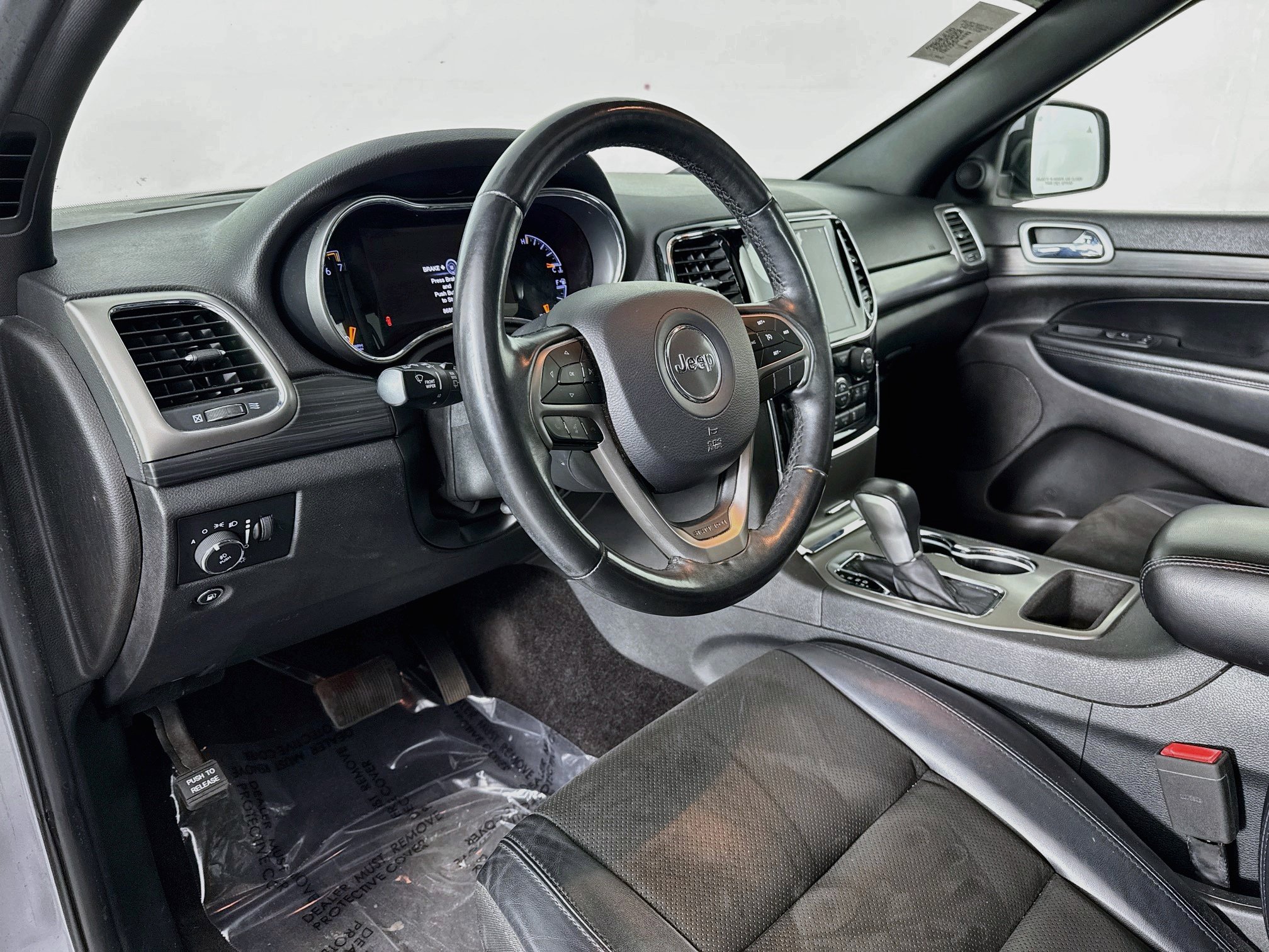 Used 2019 Jeep Grand Cherokee Altitude AWD/4WD image 9