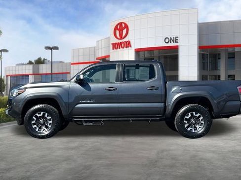 Used 2021 Toyota Tacoma TRD Sport w/ Technology Package image 8