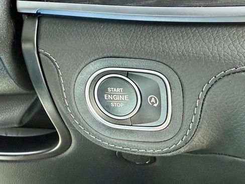 Used 2025 Mercedes-Benz GLE 580 4MATIC image 32