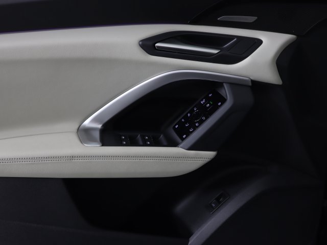 Certified 2025 Audi Q5 Premium w/ Premium Plus AWD/4WD image 11