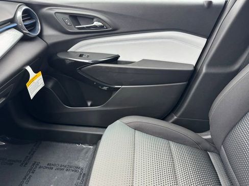 New 2026 Chevrolet Trax LT FWD image 20
