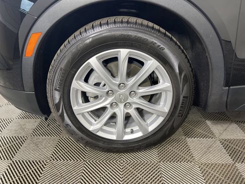 Used 2023 Cadillac XT4 Luxury w/ Cold Weather Package FWD image 17